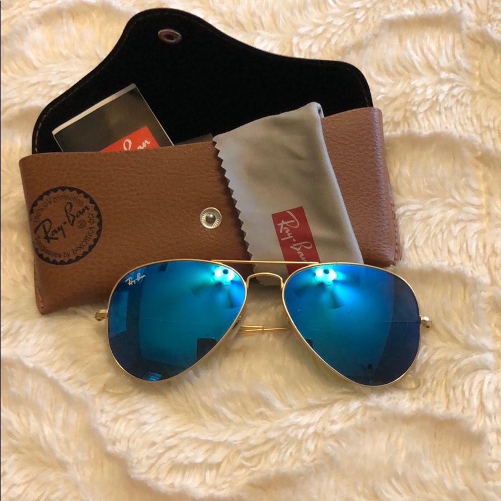 Authentic Ray-Ban aviators 🌈